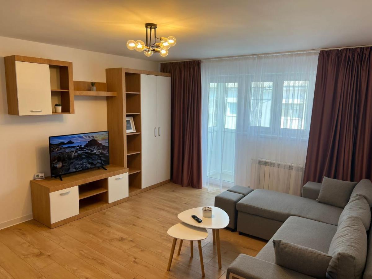 Sunny Apartment In Suceava Exterior foto